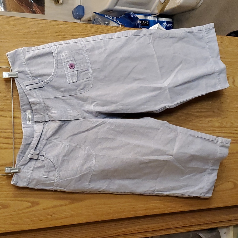 Capri pants